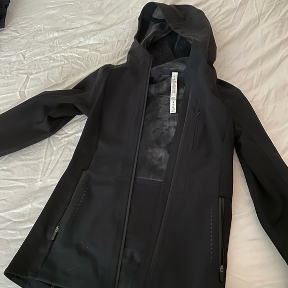 cross chill jacket repel shell lululemon rain jacket in black!! - Picture 6 of 10